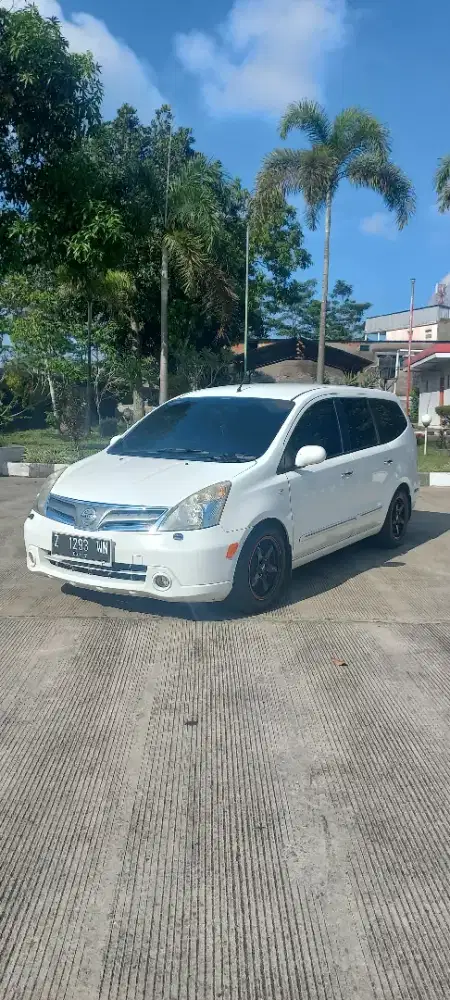 Nissan Grand Livina XV 2012 KM Rendah - Mulus - Terawat