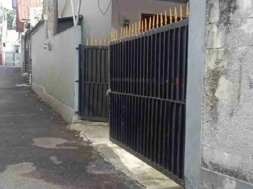 Dijual Cepat Rumah Luas Dibawah Pasaran Dekat Setu Babakan Jagakarsa, Jakarta Selatan