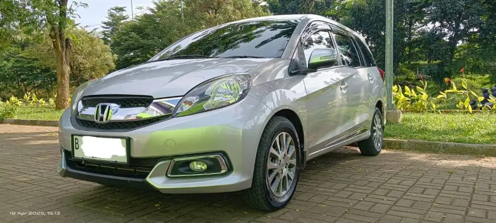 Honda Mobilio matic  tipe Prestige 2015  istimeea siap pakai