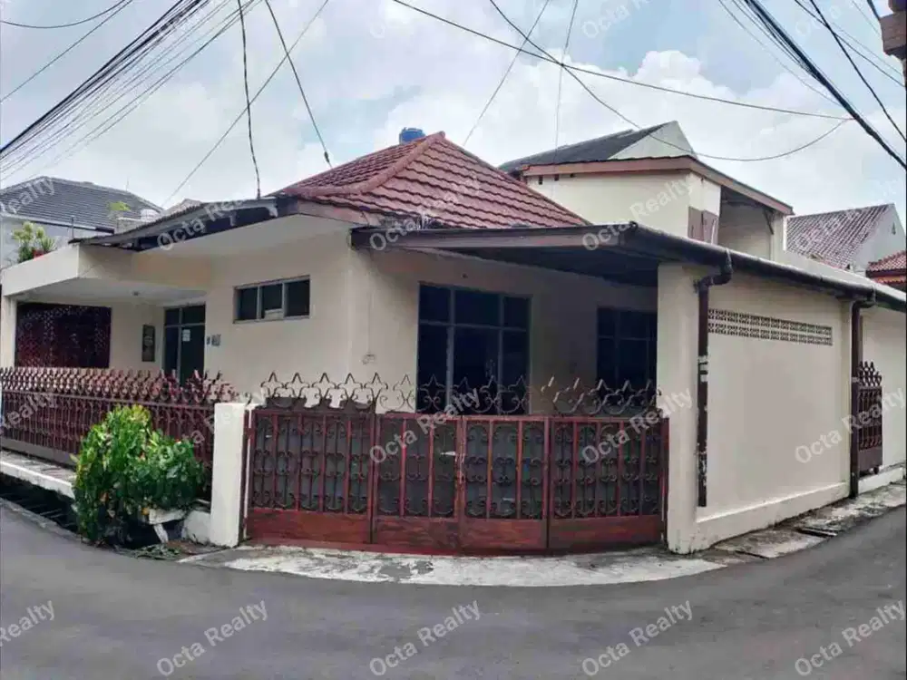 DiSewakan Rumah Hook Di Tebet Jakarta Selatan