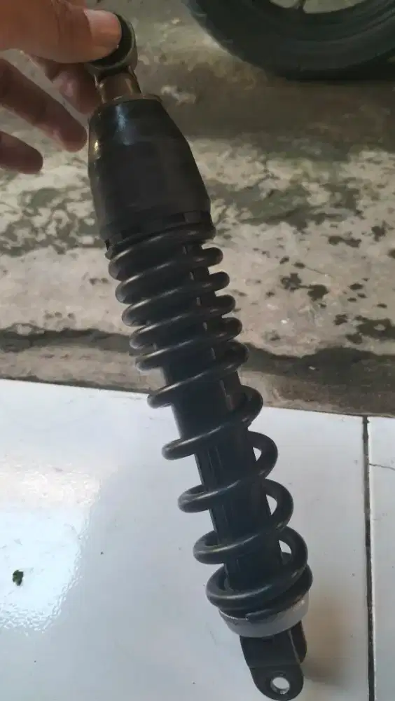 Shockbreaker belakang copotan genio/ beat