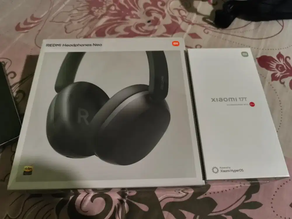 Xiaomi 17T & Headphone