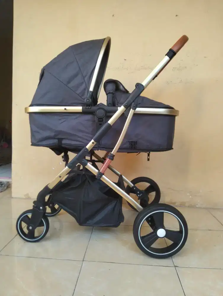 Kereta dorong bayi