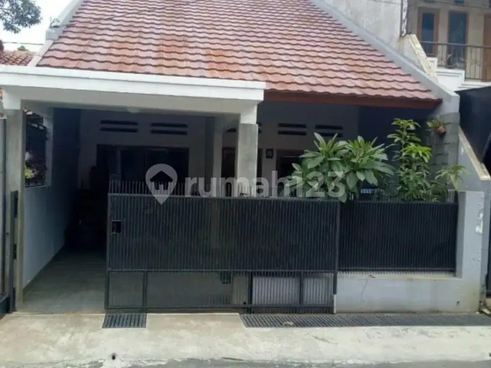 Rumah Bagus Siap Huni di Antapani Bandung