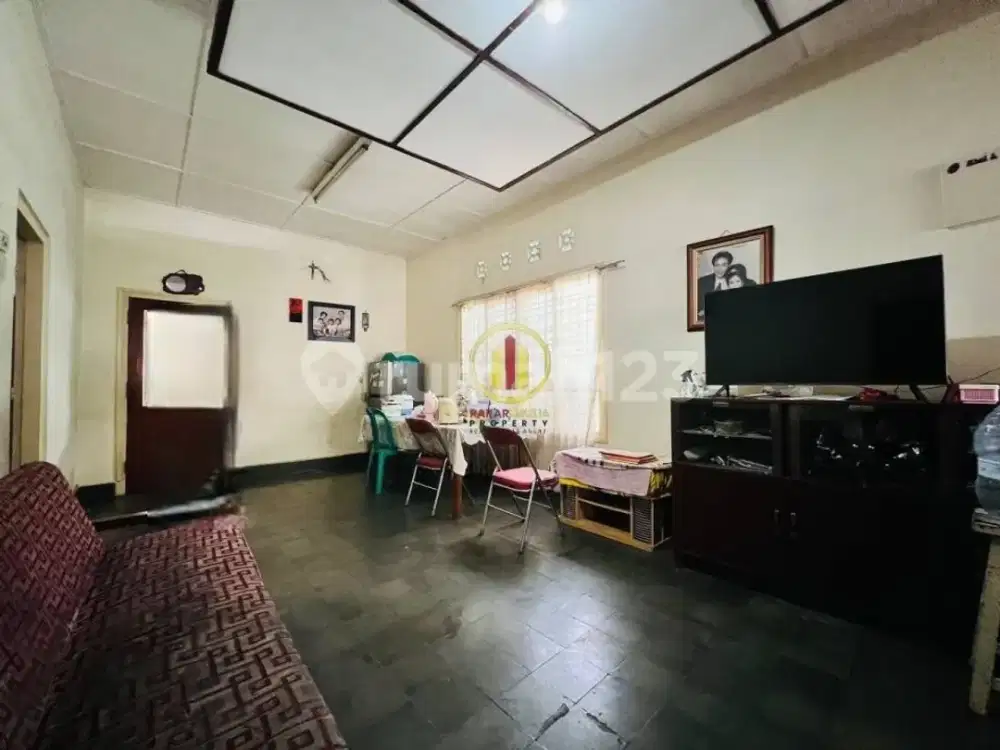 Rumah Strategis Murah di Sayap Jl Riau Bandung