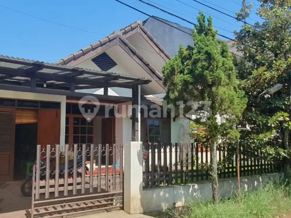 Best Price! Rumah Terawat Komplek Arcamanik Endah Bandung