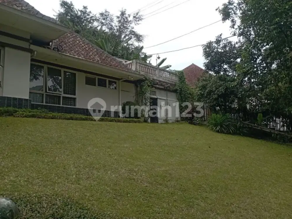Rumah Klasik Terawat Tengah Kota Bandung Jalan Utama