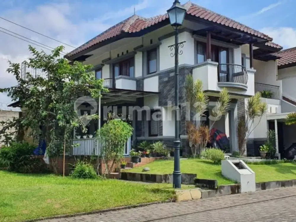 Rumah di Kota Baru Parahyangan Bandung Full Furnished