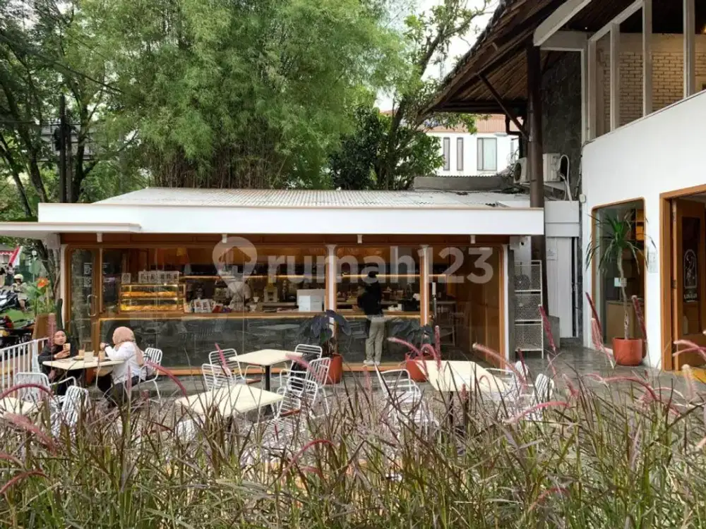 Dijual Cepat Cafe Aktif di Area Riau Bandung Lokasi Strategis
