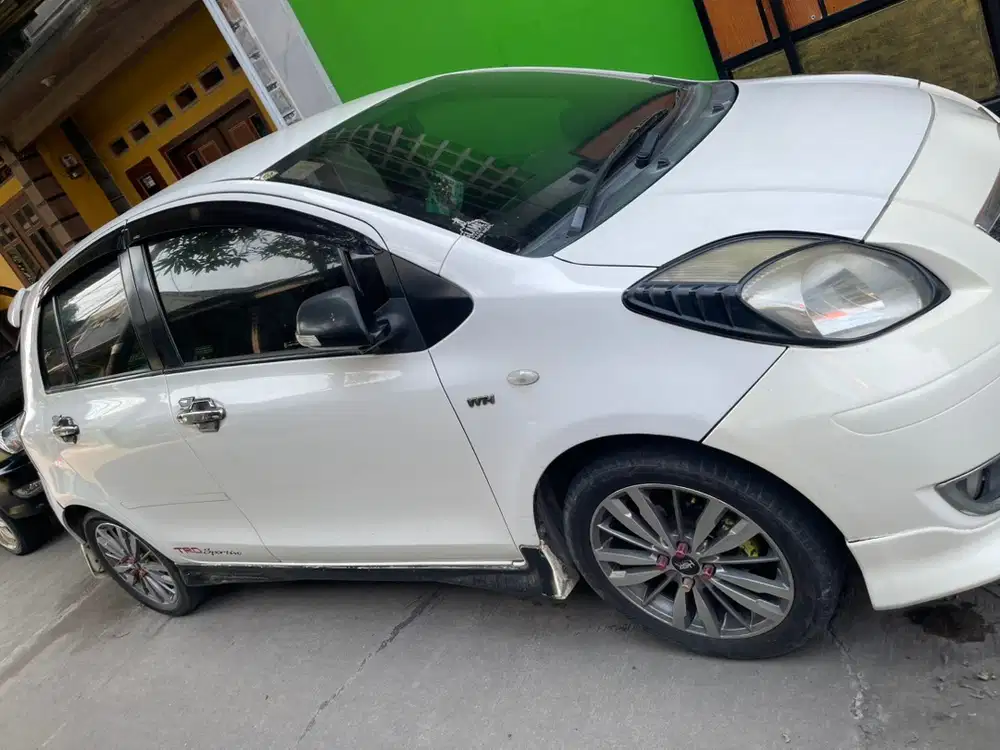 Toyota Yaris 2011 Bensin