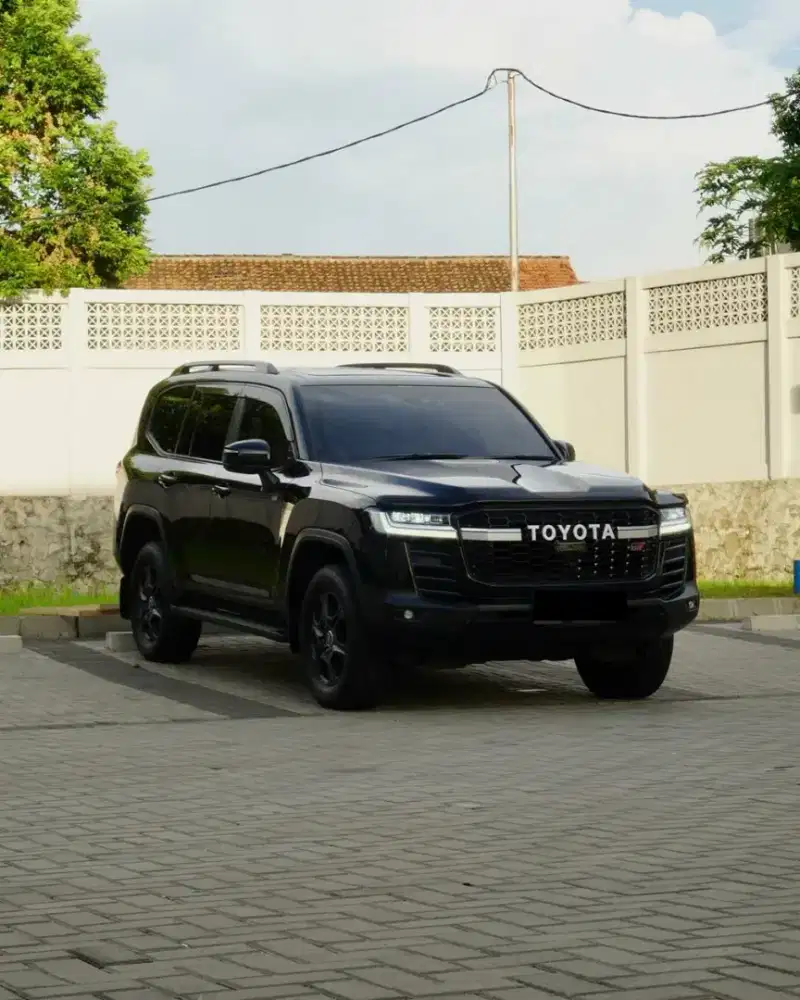 Toyota Land Cruiser LC 300 GR Sport GR-S TSS AT 2023