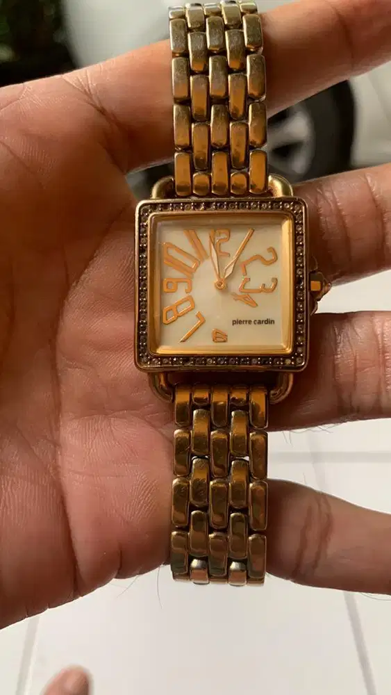 Jam tangan wanita Pierre Cardin