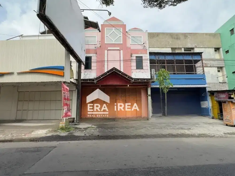 RUANG USAHA 3 LANTAI DIJUAL DI SOLO DEKAT PASAR NUSUKAN, LUWES NUSUKAN