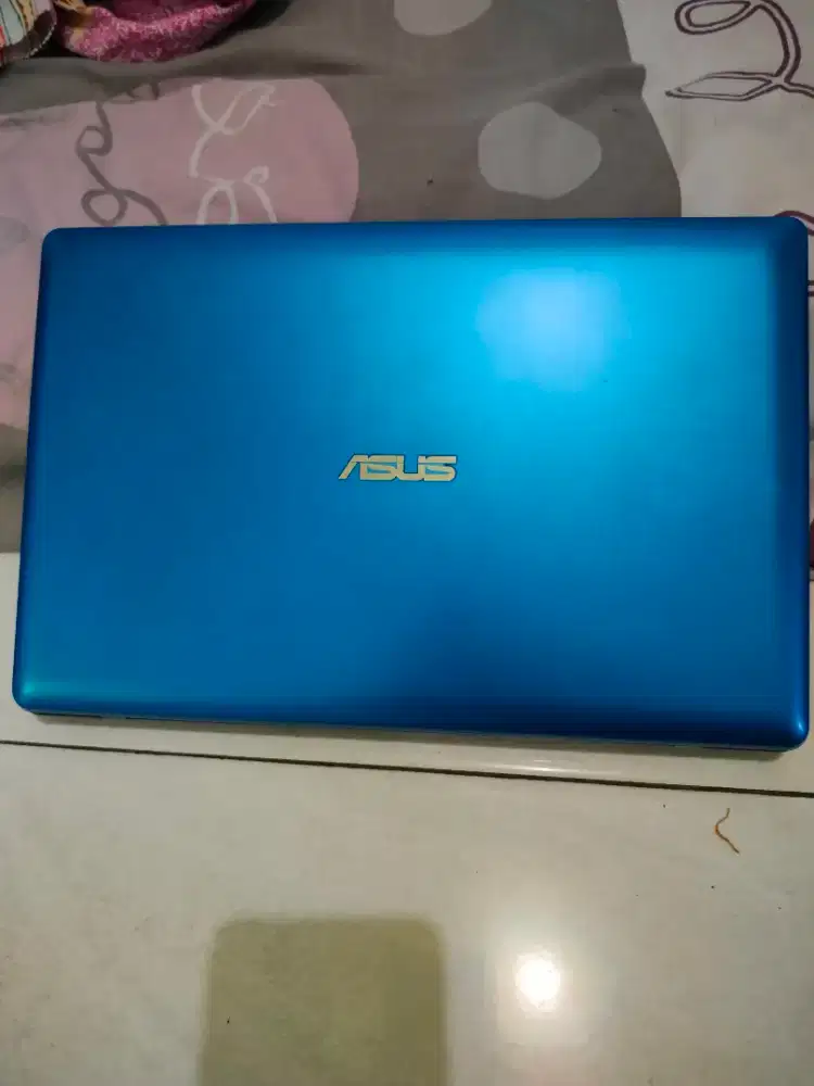 Jual netbook Asus x200CA