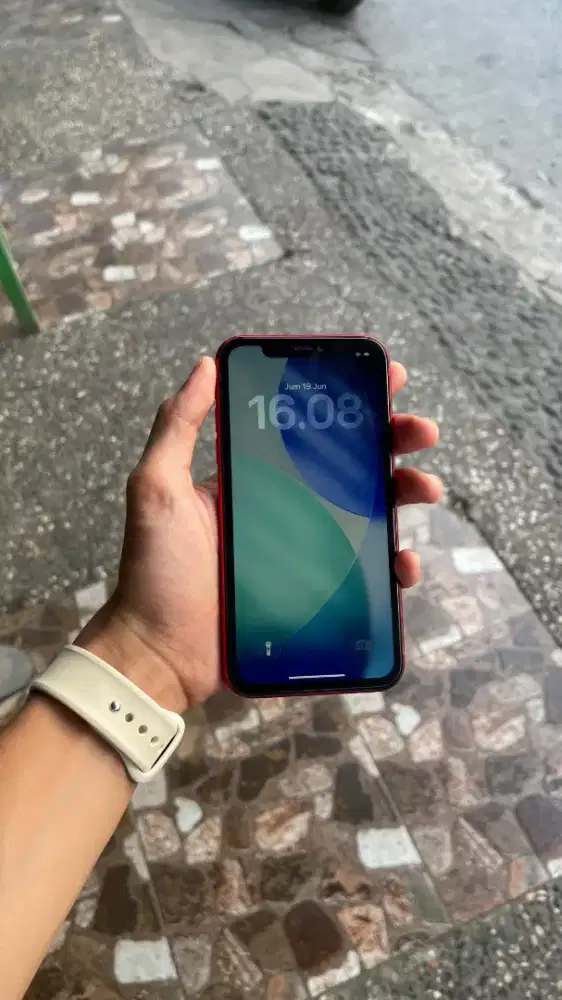 11 64 gb inter warna merah