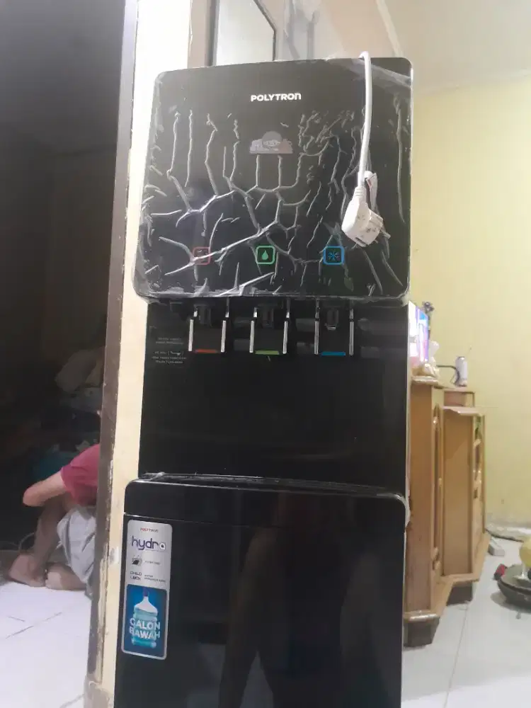 Dispenser 3 keran polytron