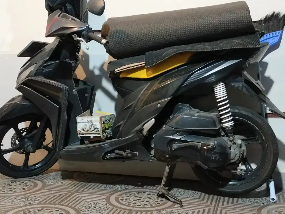 MIO M3 125 BLACK YELLOW
