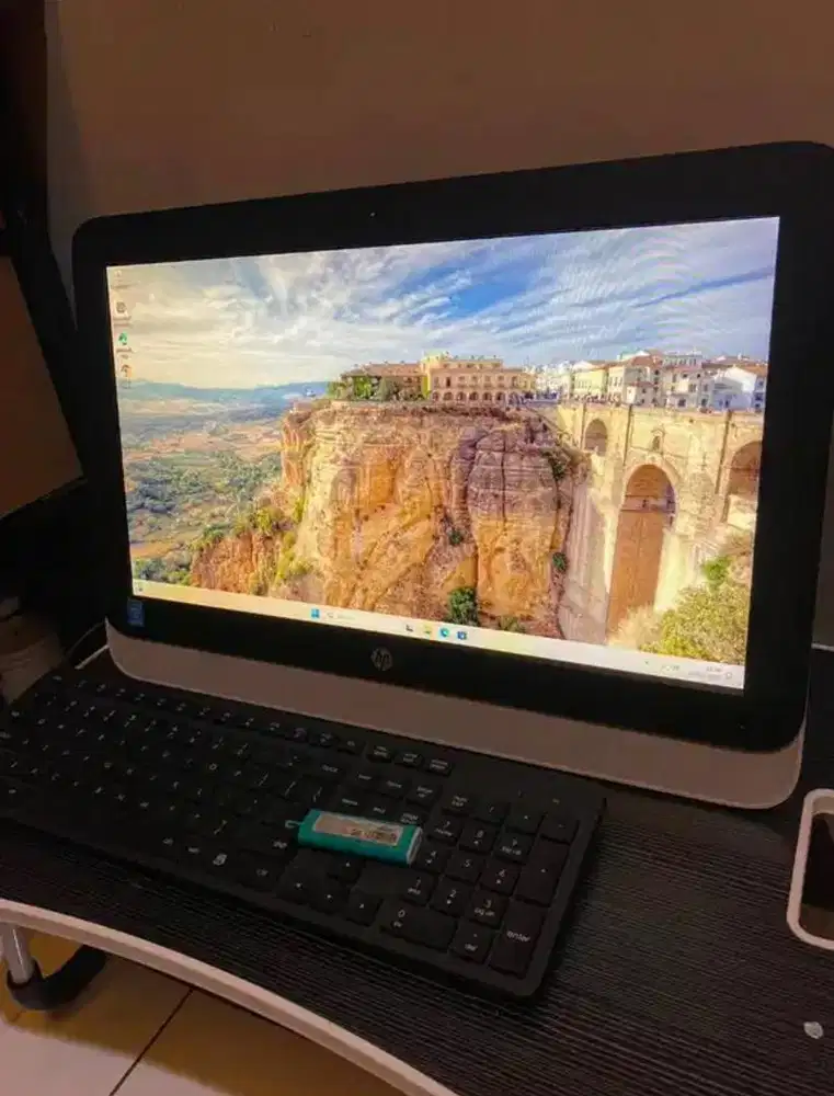 AllInOne komputer pc Hp Amd ram 8GB hdd 500GB bkn laptop