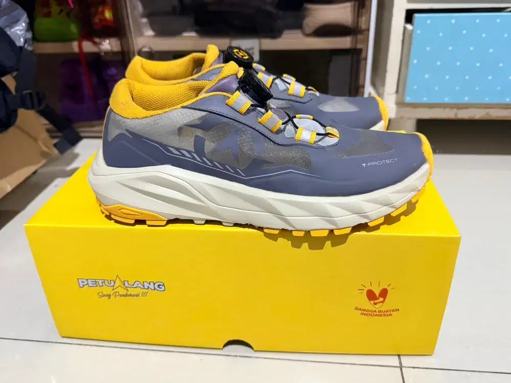 Sepatu peluang kairatu trail run eur41. Baru 1x pake cisadon. Bekas