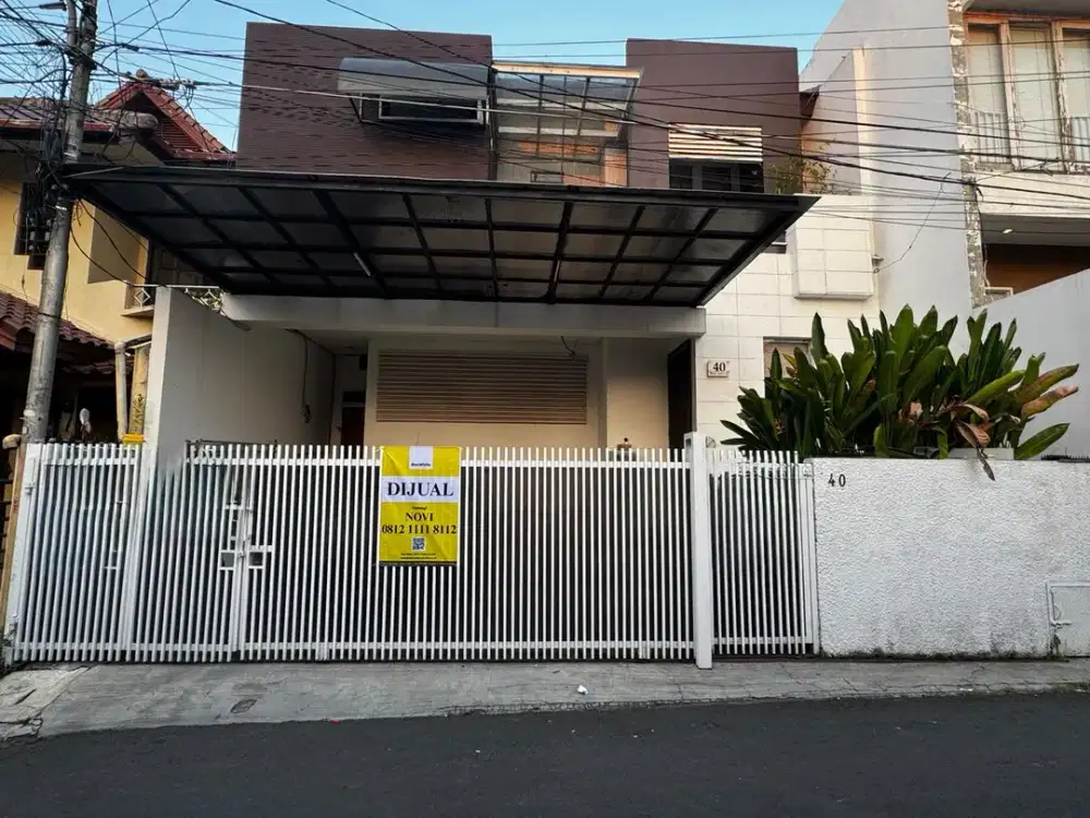 Rumah dekat Tebet Eco Park Jakarta Nyaman dan Fungsional
