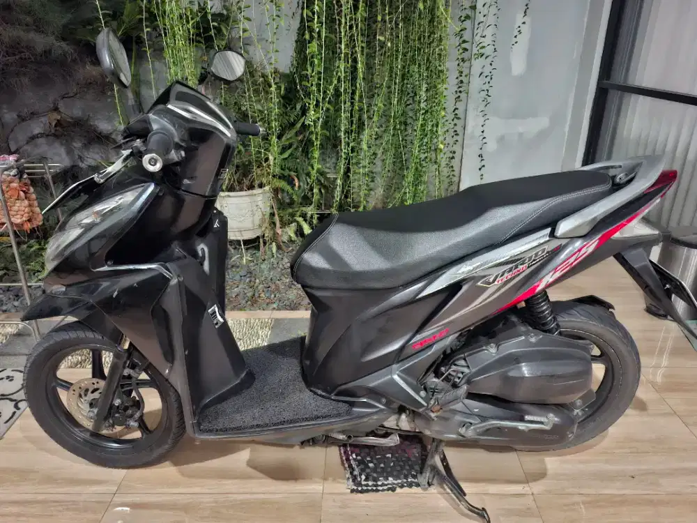 Vario KZR 2014 Hitam