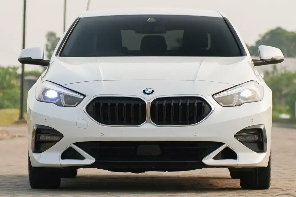 Storm Trooper! BMW 218i Sport Line Gran Coupe 2023 White a200 c200 x1