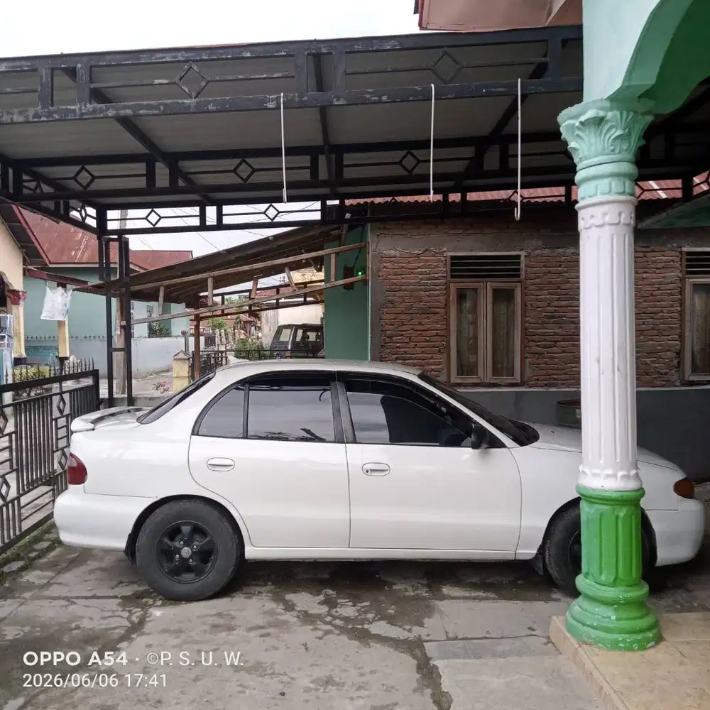 Hyundai, Sedan, usia mobil ±20 tahun tapi pemakaian saya baru 4 bulan.