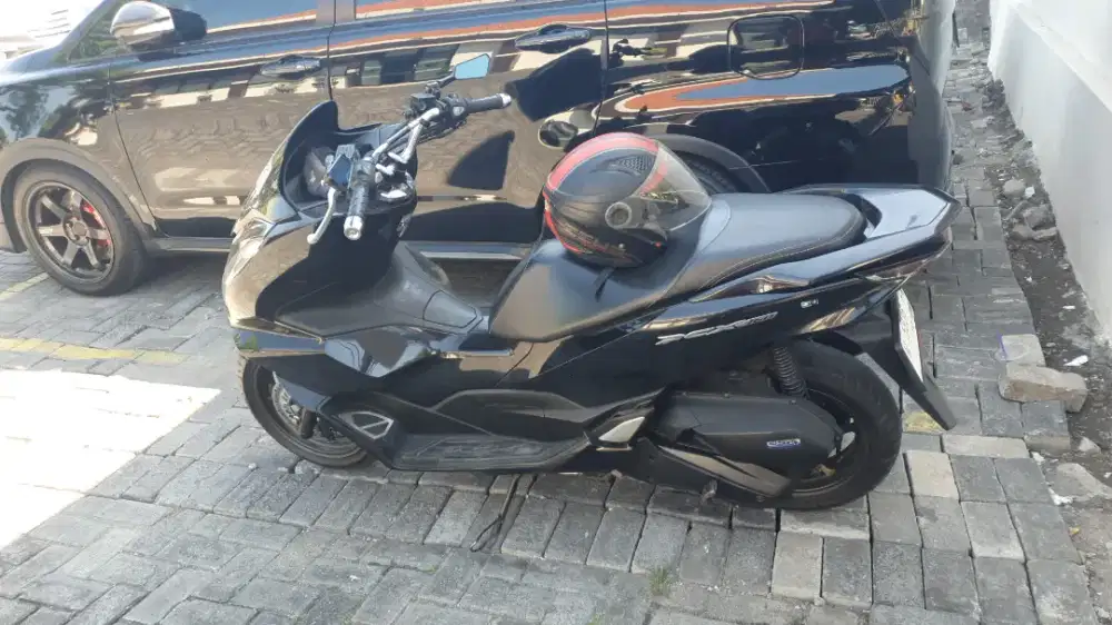 pcx 2023 hitam mulus