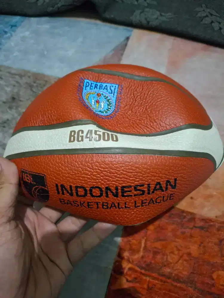 Bola basket Molten BG4500