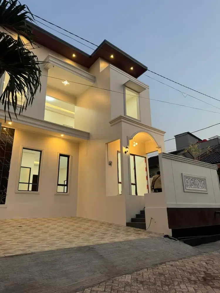 RUMAH MEWAH MANYARAN  , TENGAH KOTA  SEMARANG