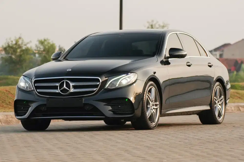 Get into the Mercedes Benz E300 AMG Line 2018 Burmeister! C300 glc200