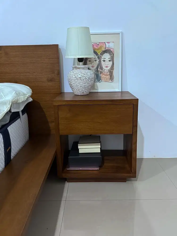 Meja nakas kayu jati