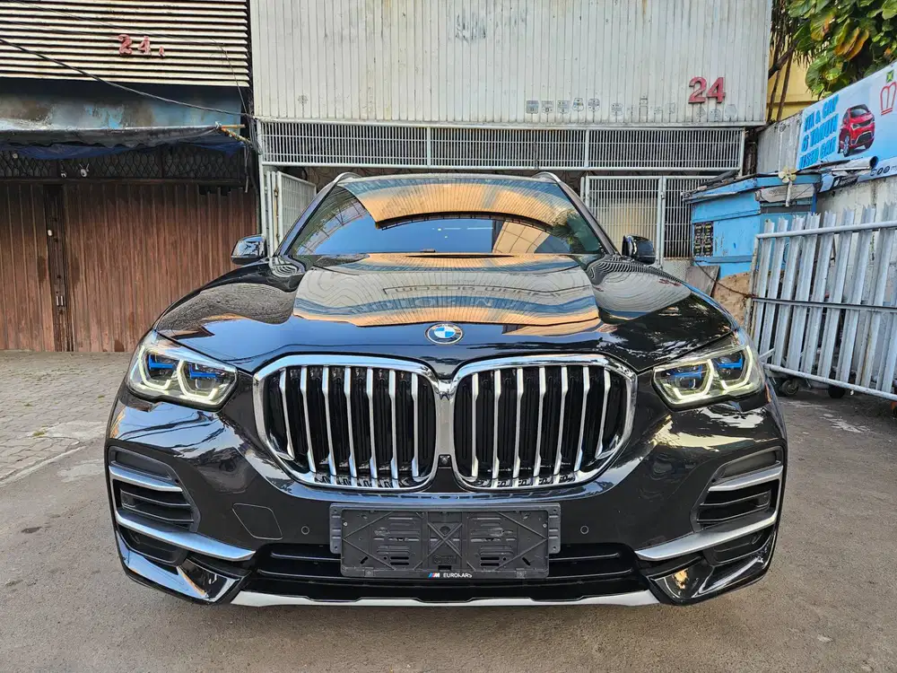 Antik 4 rb km BMW X5 3.0 xDrive 4.0i G05 2024 nik 2023 hitam X 5 black