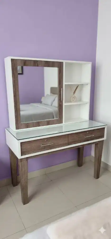 Meja Rias Cantik Minimalis