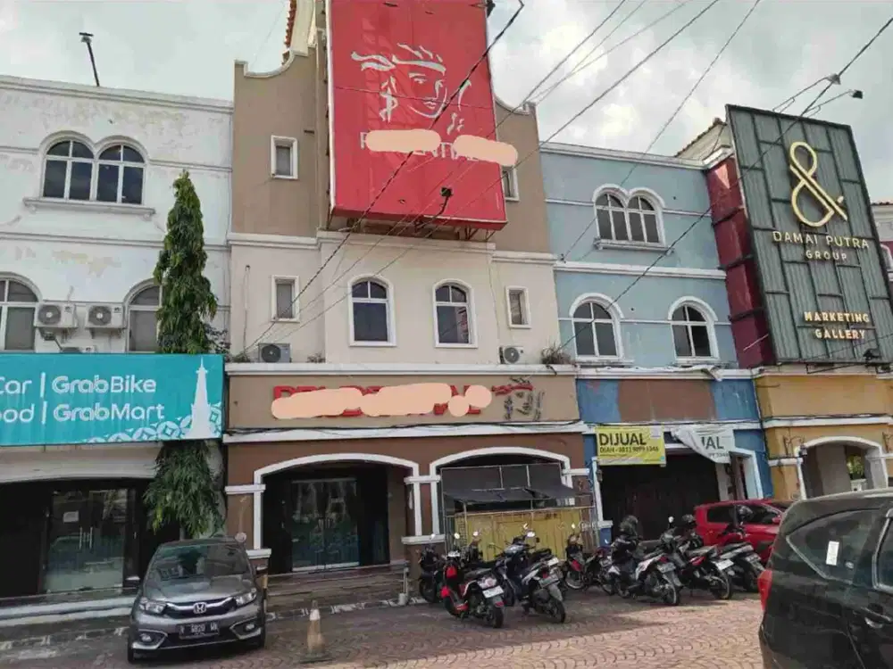Dijual ruko 3 lantai casa grande RR utara depok sleman yogya.