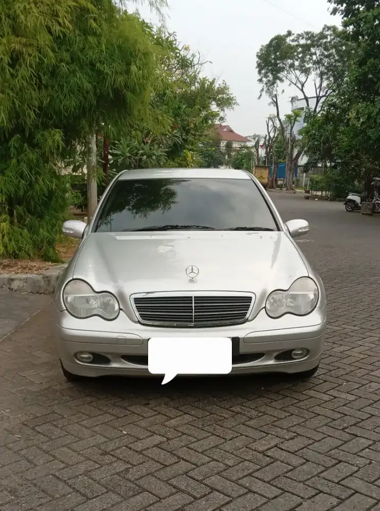 Mercedez-Benz C180 Bensin 2.0 AT silver met thn 2002