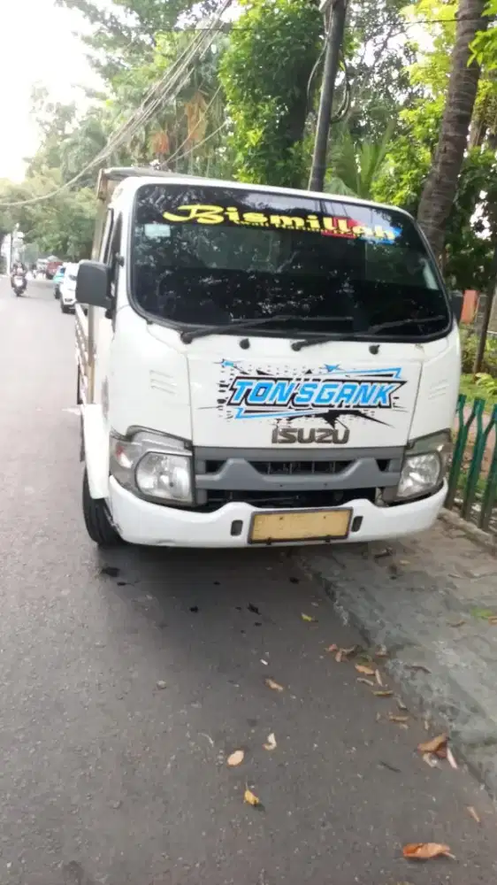 Di jual izuzu traga