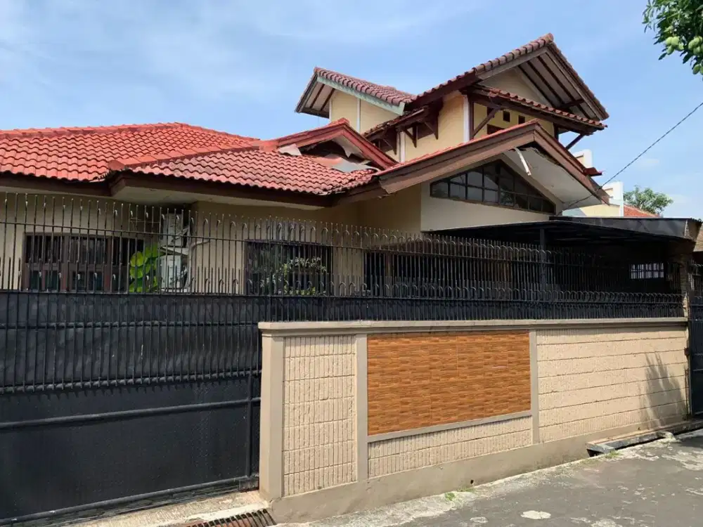 Rumah dijual Murah 1,5 Lt. Jatiwaringin, Bekasi dekat LRT Jatibening