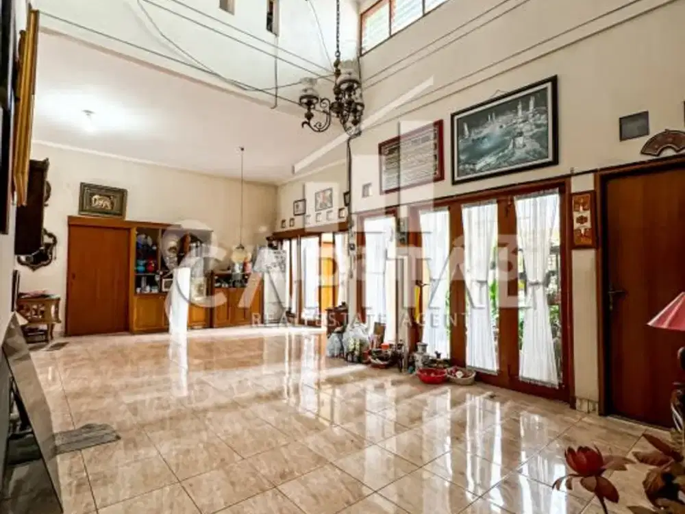Rumah Hook 2 Lantai di Lokasi Nan Tenang Nyaman Area Cikutra Dekat Dengan Beberapa Kampus