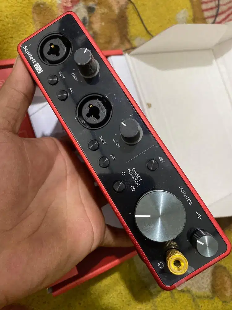 Focusrite Scarleet 2i2