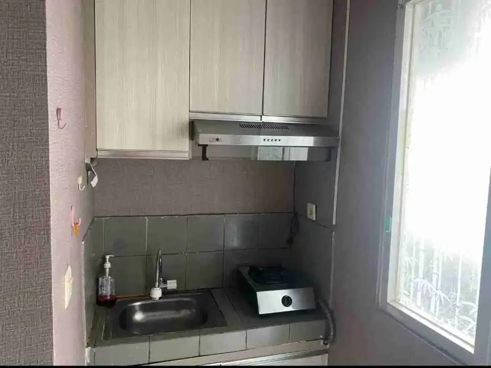 Apartemen Menteng Square Salemba Jakpus disewakan bulanan semi furnished lantai rendah