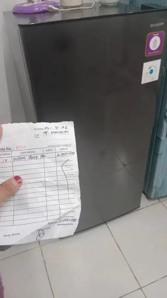 Kulkas baru dua bulan pkai