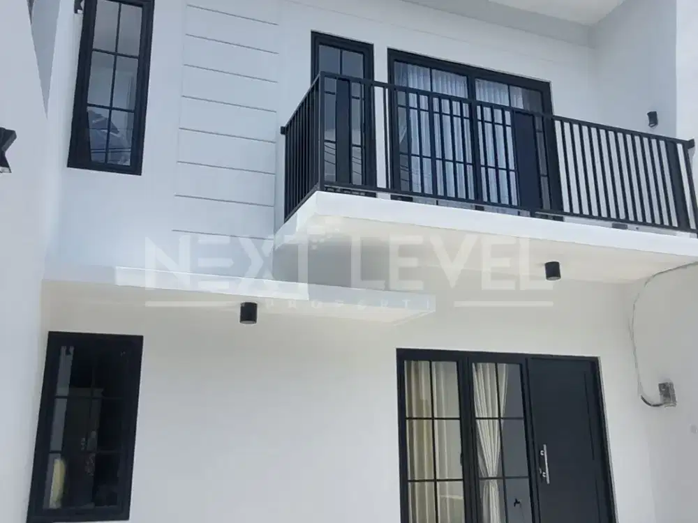 Dijual Rumah Furnish dekat Pakuwon Mall Green Mansion Lontar