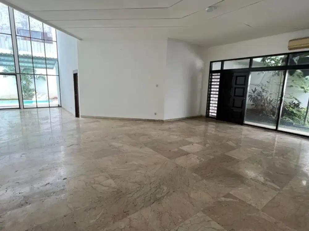 Disewa Rumah Mewah di Mampang Jaksel, Luas 745m2, 4KT, 4KM, 2 lantai, SHM