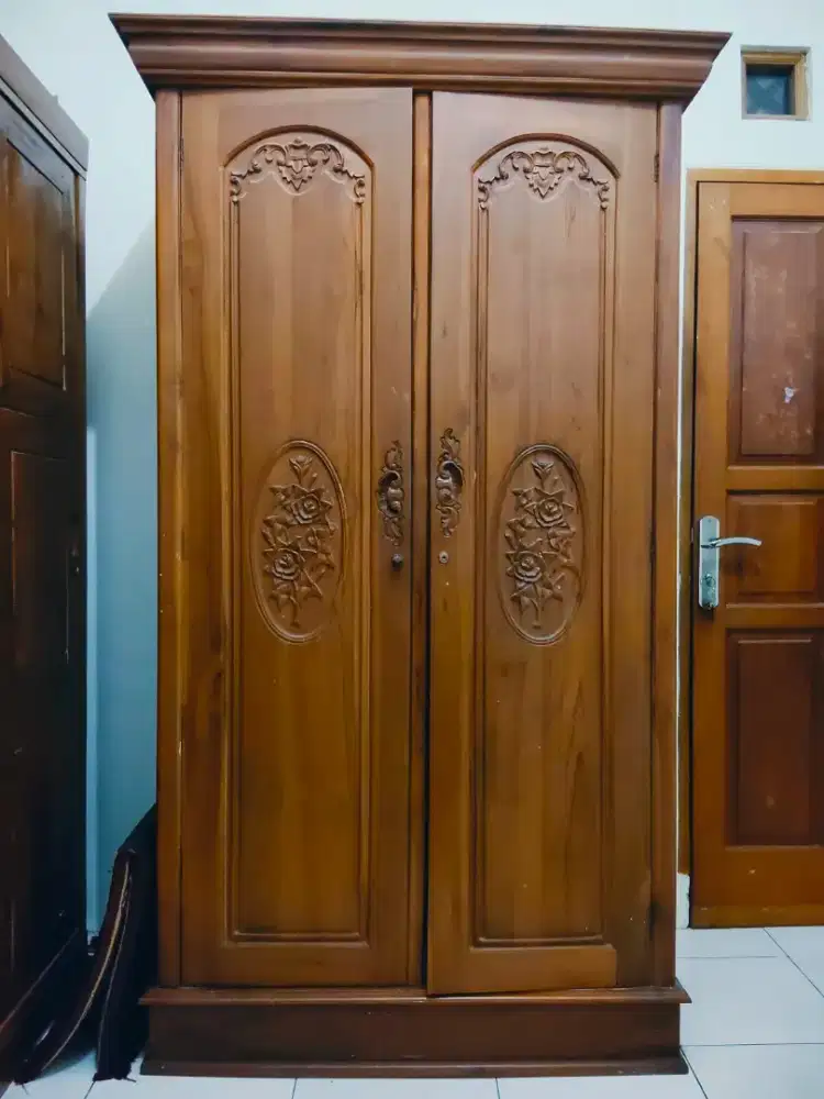 dijual lemari jati 2 pintu