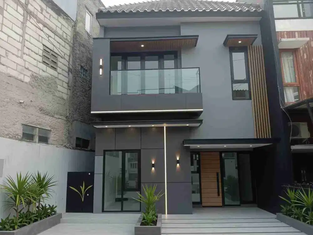 townhouse. 1.  satunya.  sdg di. renov   jadi seprrti.  baru