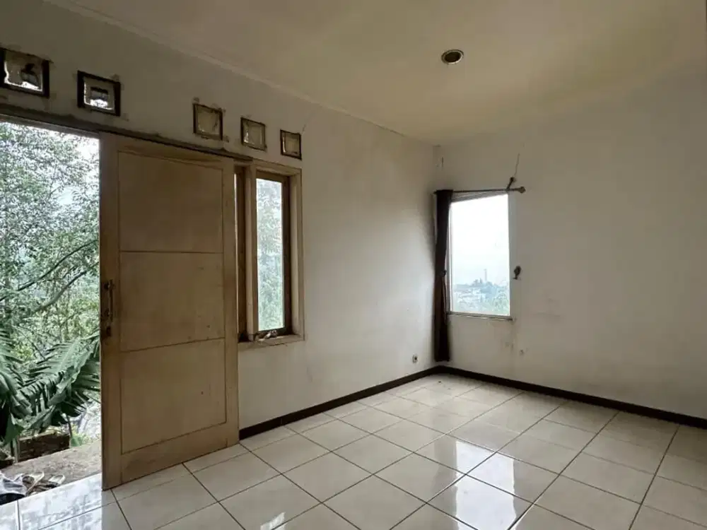 Jual Rumah Bagus Murah 2 Lantai di Komplek Parongpong Bandung