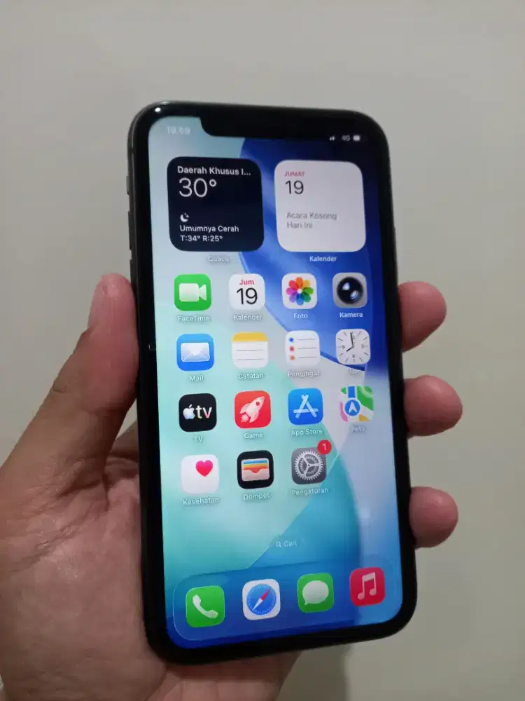 Iphone 11 Black 64Gb Fullset Ex Ibox ada minus dikit dibaca