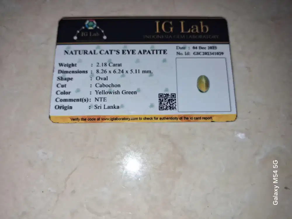 NATURAL CAT'S EYE APATITE CEYLON.