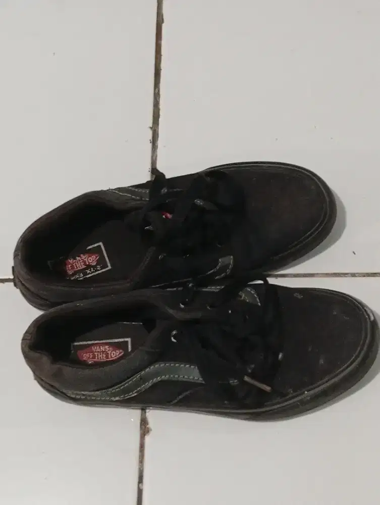 sepatu Vans outschool